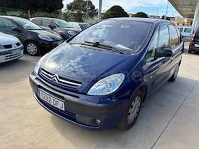 Usado Citroën Xsara Picasso Exclusive 90 CV (66 kW) 2005 Azul Monovolumen