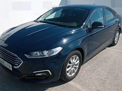 Usado Ford Mondeo Trend 187 CV (137 kW) 2021 Azul Berlina