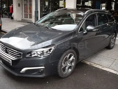 Usado Peugeot 508 SW Allure 180 CV (132 kW) 2016 Gris / plata Familiar