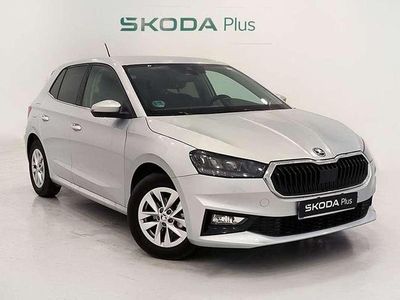 Gris / plateado Usado 2024 Skoda Fabia Selection Utilitario | 15.990 € (Precio justo)
