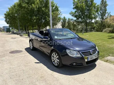 Usado VW Eos Individual 140 CV (102 kW) 2006 Azul Descapotable
