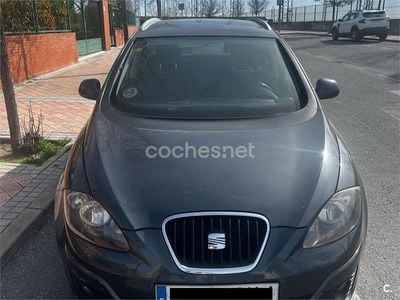 Usado Seat Altea XL Style 105 CV (77 kW) 2010 Gris / plata Monovolumen