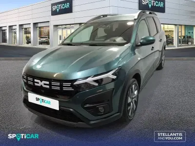 Usado Dacia Jogger Expression 110 CV (80 kW) 2025 Verde Monovolumen