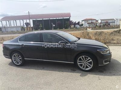 Usado VW Passat GTE 218 CV (160 kW) 2018 Gris / plata Berlina
