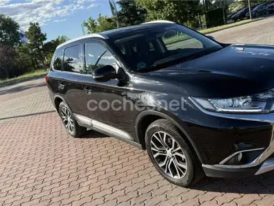 Usado Mitsubishi Outlander Motion 150 CV (110 kW) 2018 Negro SUV