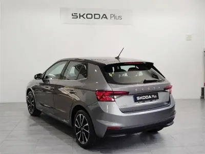 Usado Skoda Fabia Style 110 CV (80 kW) 2022 Gris Utilitario