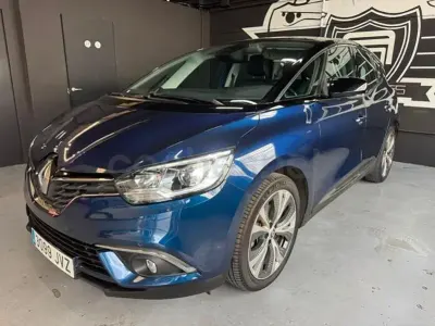 Usado Renault Scénic III Zen 110 CV (80 kW) 2017 Azul Monovolumen