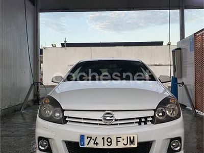 Blanco Usado 2006 Opel Astra GTC Sport Berlina | 5000 € (Un poco caro)