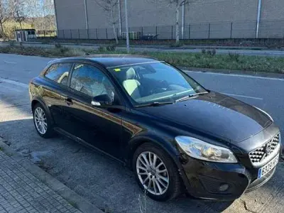Usado Volvo C30 Momentum 115 CV (84 kW) 2011 Negro Utilitario