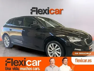 Usado Skoda Scala 150 CV (110 kW) 2022 Negro Utilitario
