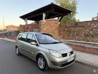 Usado Renault Scénic II Dynamique 110 CV (80 kW) 2006 Beige Monovolumen