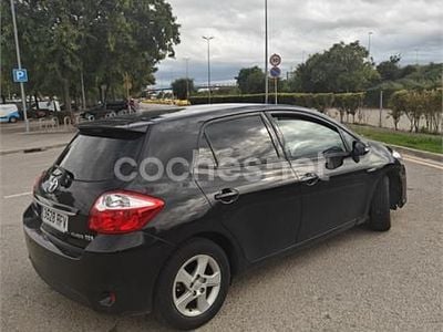 Toyota Auris Hybrid