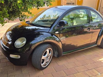 Usado VW New Beetle 150 CV (110 kW) 2002 Negro Utilitario