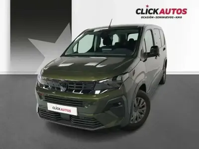 Usado Peugeot Rifter Allure 101 CV (74 kW) 2025 Verde Monovolumen