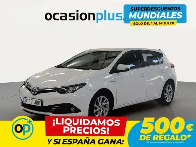 Usado Toyota Auris Active 116 CV (85 kW) 2016 Blanco Utilitario