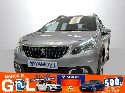 Usado Peugeot 2008 Allure 130 CV (95 kW) 2019 Gris / plata SUV