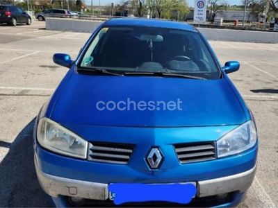Usado Renault Mégane II Authentique 136 CV (100 kW) 2005 Azul Berlina
