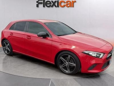 Usado Mercedes A180 116 CV (85 kW) 2019 Rojo Utilitario