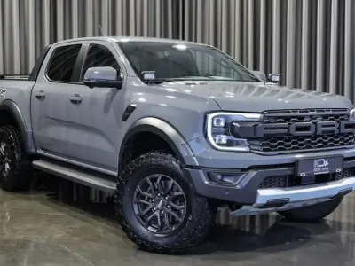 Usado Ford Ranger 291 CV (214 kW) 2025 Gris Pickup/Camioneta