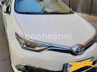 Toyota Auris Hybrid