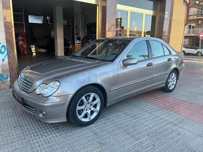 Usado Mercedes C200 Classic 122 CV (89 kW) 2006 Beige Berlina