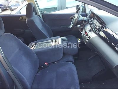 Honda FR-V
