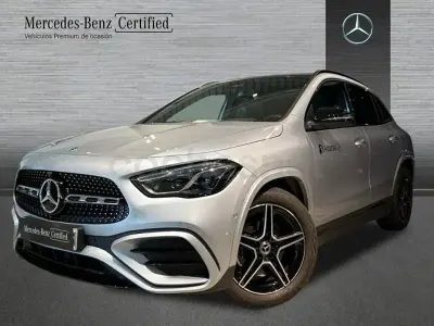 Usado Mercedes GLA200 AMG line 150 CV (110 kW) 2024 Plata hightech SUV