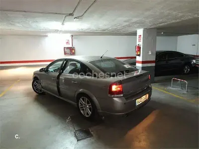 Usado Opel Vectra GTS 122 CV (89 kW) 2004 Gris / plata Berlina