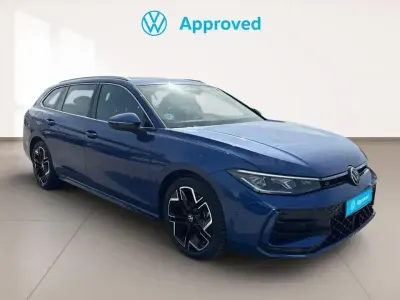 Usado VW Passat R-line 150 CV (110 kW) 2025 Azul Familiar