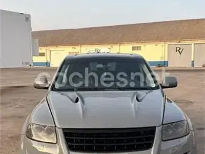 Usado VW Touareg 220 CV (161 kW) 2003 Gris / plata SUV