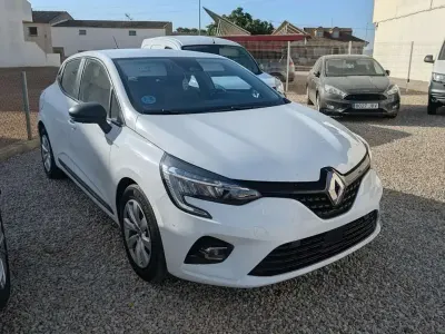 Usado Renault Clio Business 101 CV (74 kW) 2021 Blanco Utilitario
