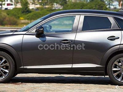 Usado Mazda CX-3 Luxury 120 CV (88 kW) 2017 Gris / plata SUV