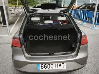 Usado Seat Toledo Style 105 CV (77 kW) 2012 Gris / plata Utilitario