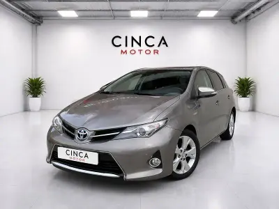 Usado Toyota Auris Hybrid