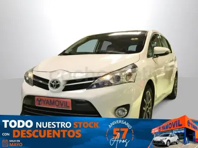 Käytetty Toyota Verso Advance 132 HP (97 kW) 2015 Valkoinen Tila-auto