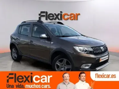 Usado Dacia Sandero Comfort 90 CV (66 kW) 2020 Verde