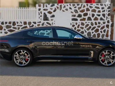Usado Kia Stinger GT 366 CV (269 kW) 2018 Negro Utilitario