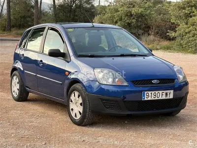Usado Ford Fiesta Ambiente 70 CV (51 kW) 2007 Azul Utilitario
