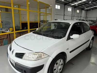 Usado Renault Mégane Authentique 85 CV (62 kW) 2006 Blanco Berlina