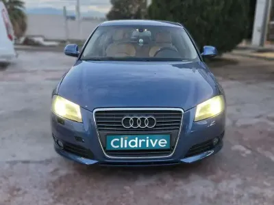 Usado Audi A3 Premium 105 CV (77 kW) 2010 Azul Utilitario