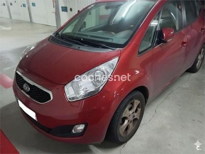Usado Kia Venga 115 CV (84 kW) 2014 Granate Utilitario