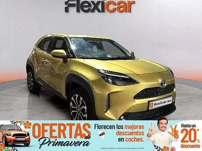 Usado Toyota Yaris Hybrid Active 116 CV (85 kW) 2024 Amarillo