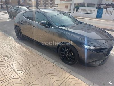 Usado Mazda 3 122 CV (89 kW) 2023 Negro Berlina
