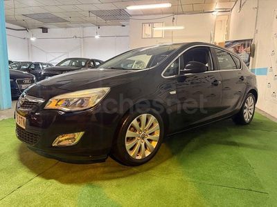 Usado Opel Astra Cosmo 115 CV (84 kW) 2010 Negro Berlina