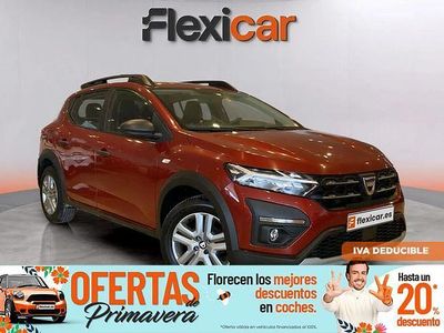 Usado Dacia Sandero Essentiel 91 CV (66 kW) 2022 Granate Utilitario