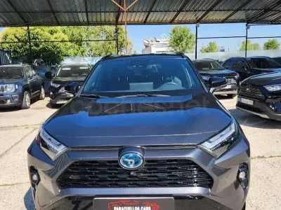 Usado Toyota RAV4 Hybrid Luxury 222 CV (163 kW) 2023 Gris / plata SUV
