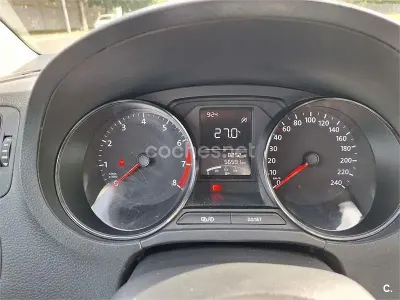 Usado VW Polo 95 CV (69 kW) 2015 Rojo Berlina