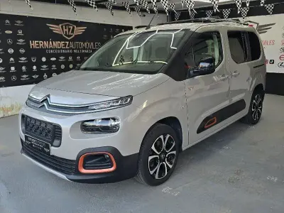 Usado Citroën Berlingo Shine 130 CV (95 kW) 2020 Gris / plata Monovolumen
