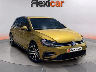 Usado VW Golf Sportline 150 CV (110 kW) 2018 Amarillo Berlina