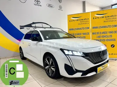 Usado Peugeot 308 Allure 130 CV (95 kW) 2023 Blanco Berlina